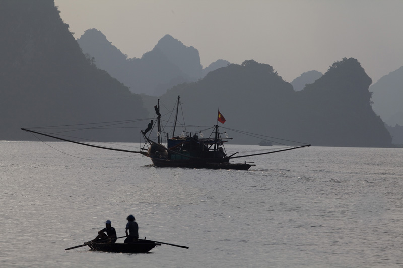 Vietnam Halong bay City fisher boat photography